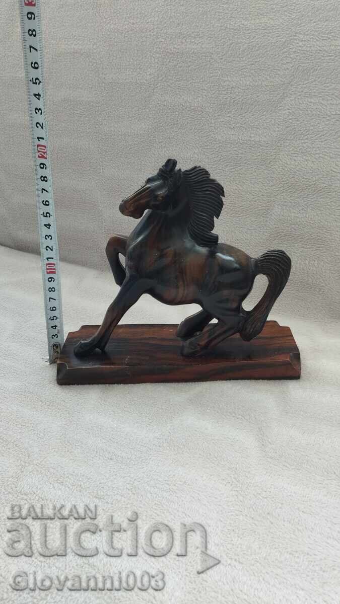 Ξύλινη φιγούρα άλογο