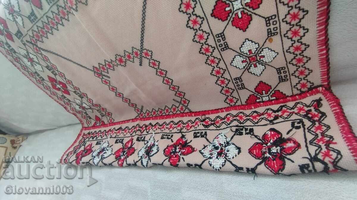 Κεντημένο Τετράγωνο με τιμή 65.00 BGN | € 33.23