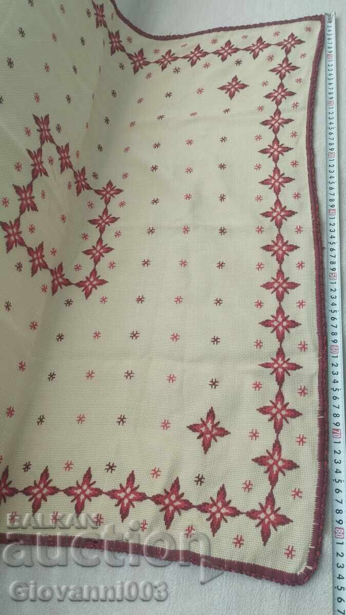 Аукцион Бродирано Каре Аукцион Бродирано Каре