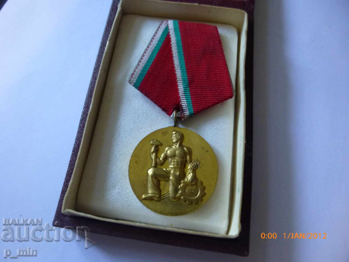 Medalie - Ordinul Muncii - Aur