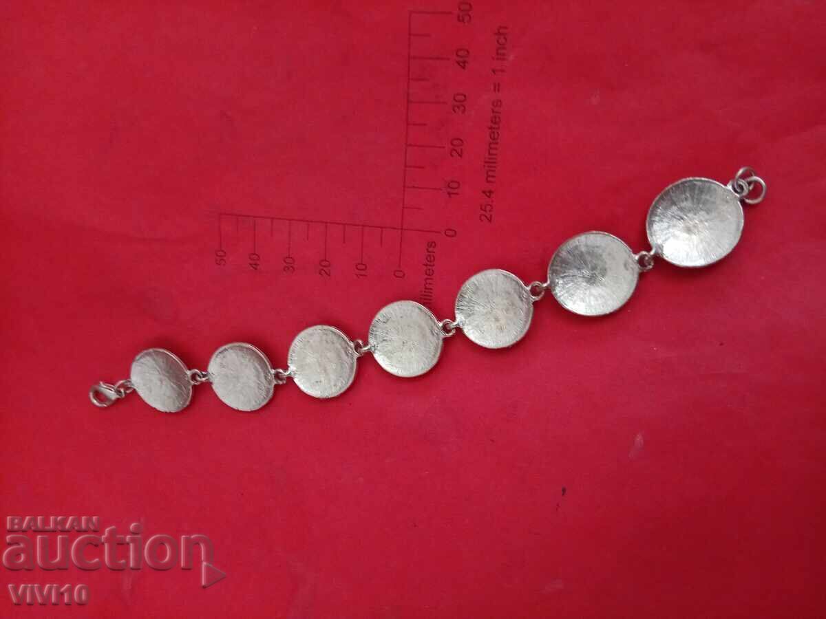 Brățară veche emailată cu preț 30.00 BGN | € 15.34