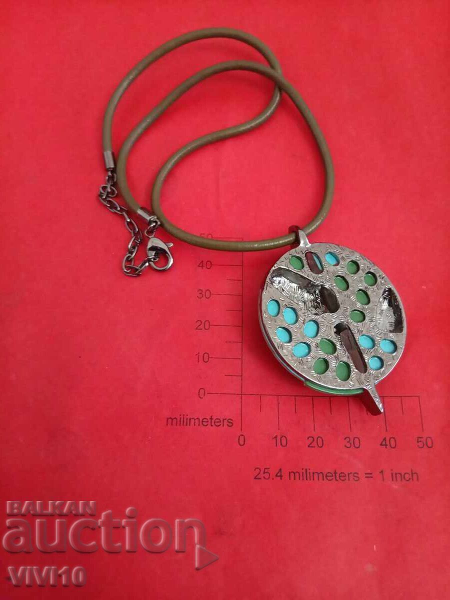 Αρχαίο κολιέ με σμάλτο με τιμή 30.00 BGN | € 15.34 Αρχαίο κολιέ με σμάλτο με τιμή 30.00 BGN | € 15.34