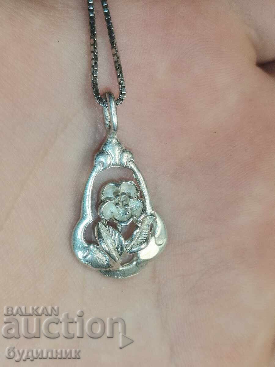 Auction  Silver chain with pendant. 925 Sterling Silver. 49cm. Selling over 100