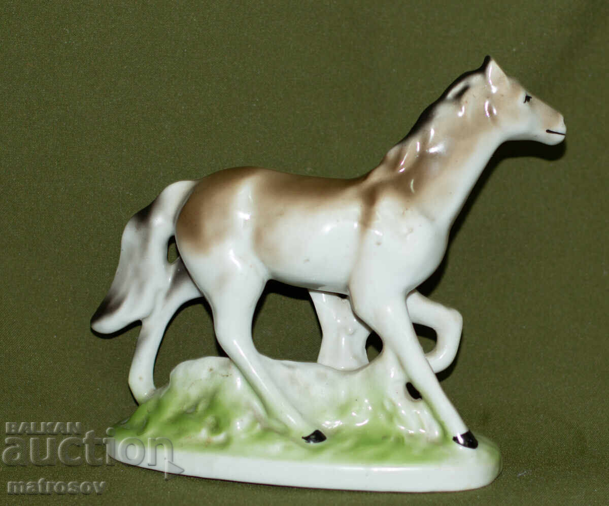 Delivery of Decorative porcelain figurine of a galloping horse