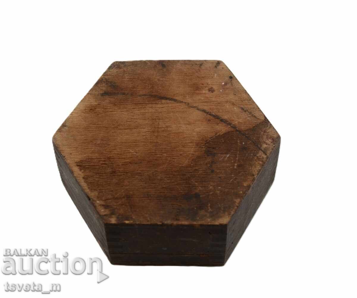 Ξύλινο κουτί με διακοσμητικά από σφυρήλατο χαλκό - 5