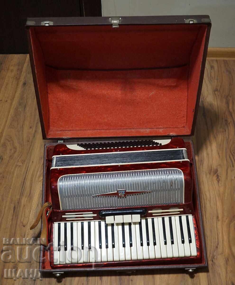 Licitație Lignatone Acordeon 120 basi instrument muzical excelent