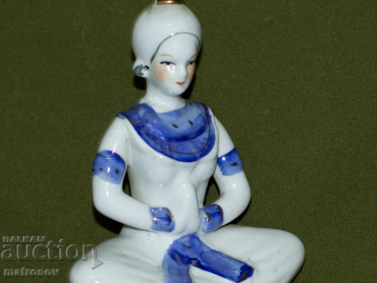 Δημοπρασία Παλιά πορσελάνινη φιγούρα μοναχού