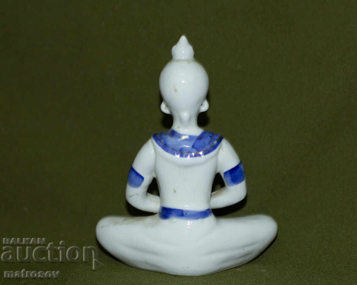 Παράδοση Παλιά πορσελάνινη φιγούρα μοναχού