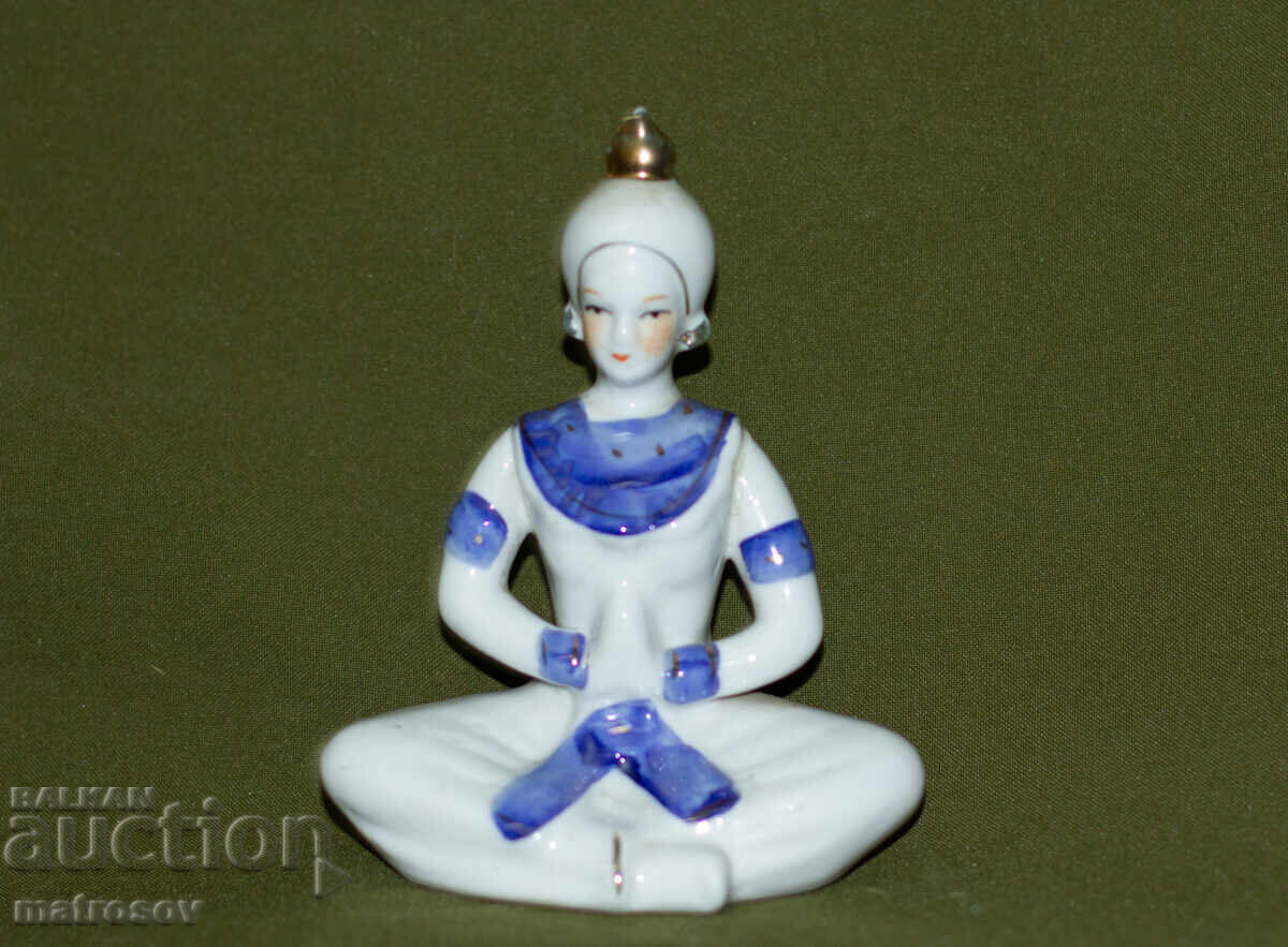 Παλιά πορσελάνινη φιγούρα μοναχού