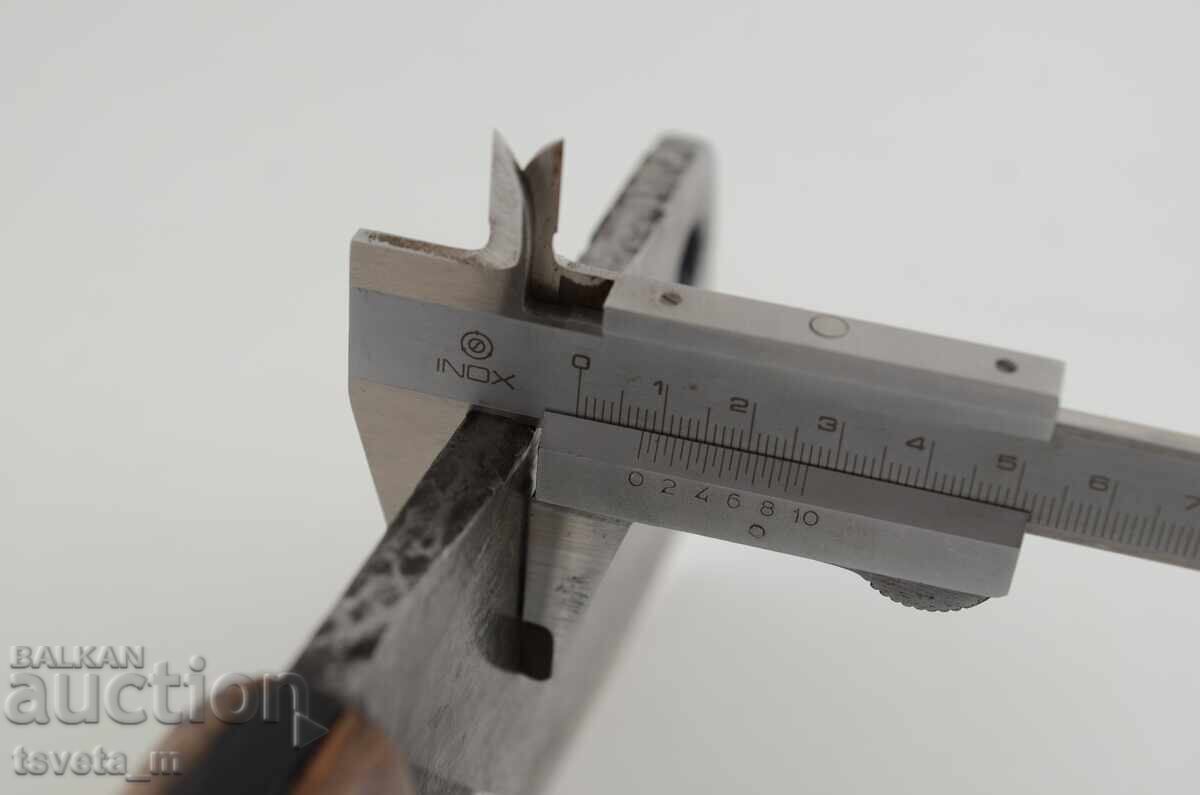 Delivery of Antique cleaver knife tool