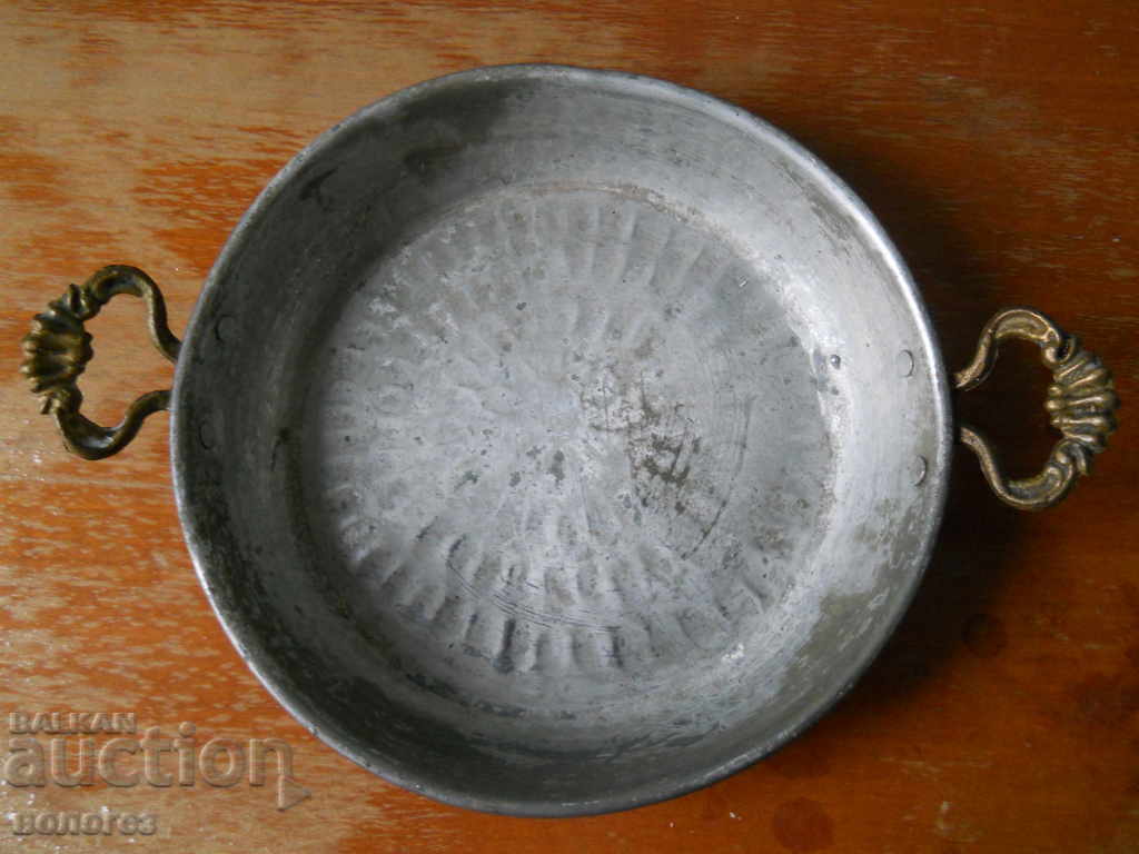 Placă veche de cupru (sahan) Placă veche de cupru (sahan)