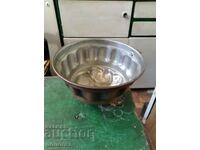 Παλιά χάλκινη φόρμα για κέικ