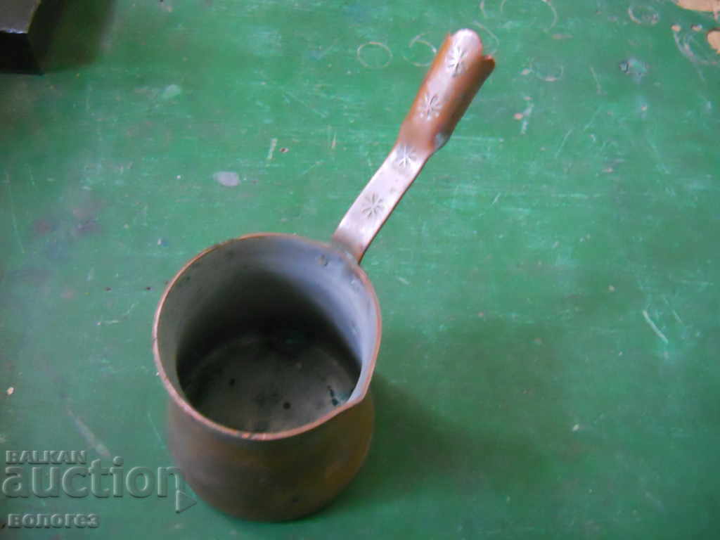 Auction Old copper kettle Auction Old copper kettle