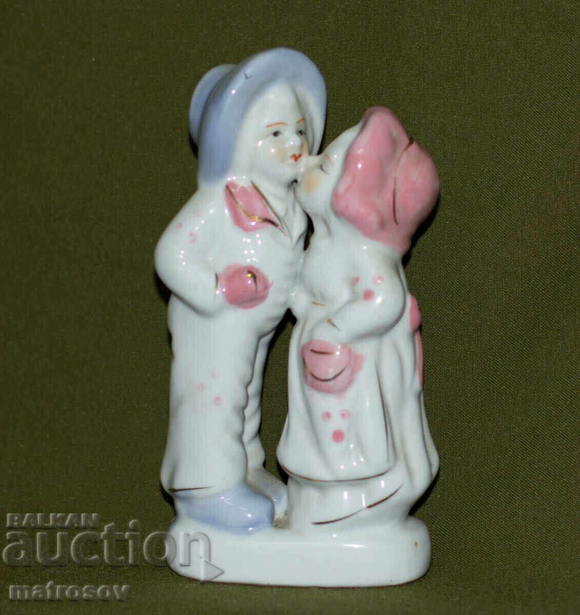 Παλαιό πορσελάνινο ειδώλιο αγοριού και κοριτσιού με τιμή 100.00 BGN | € 51.13
