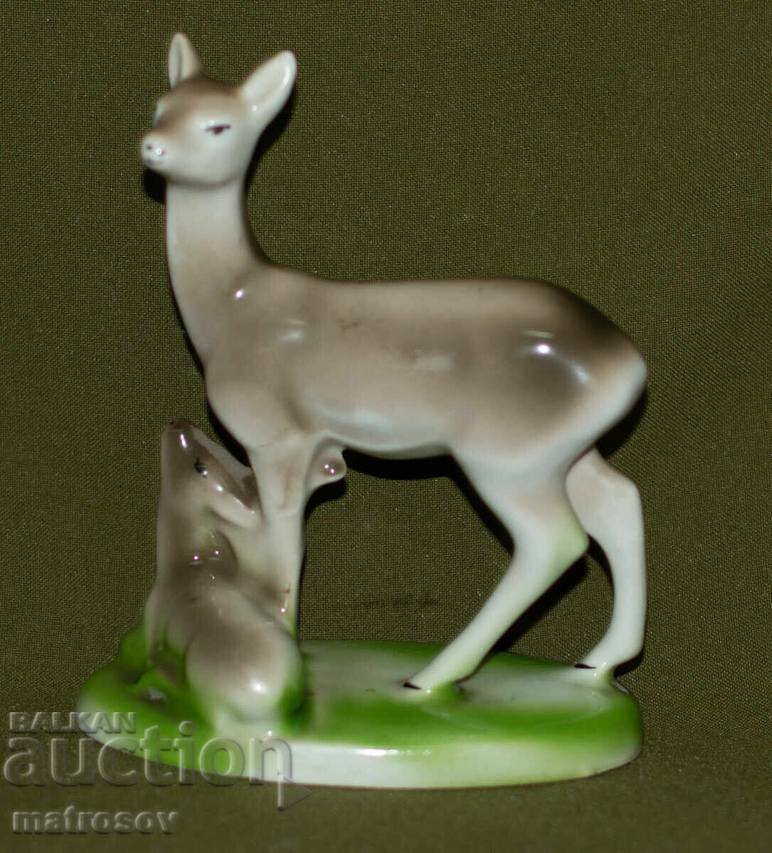 Стара българска порцеланова статуетка сърна с цена 100.00 лв. | € 51.13