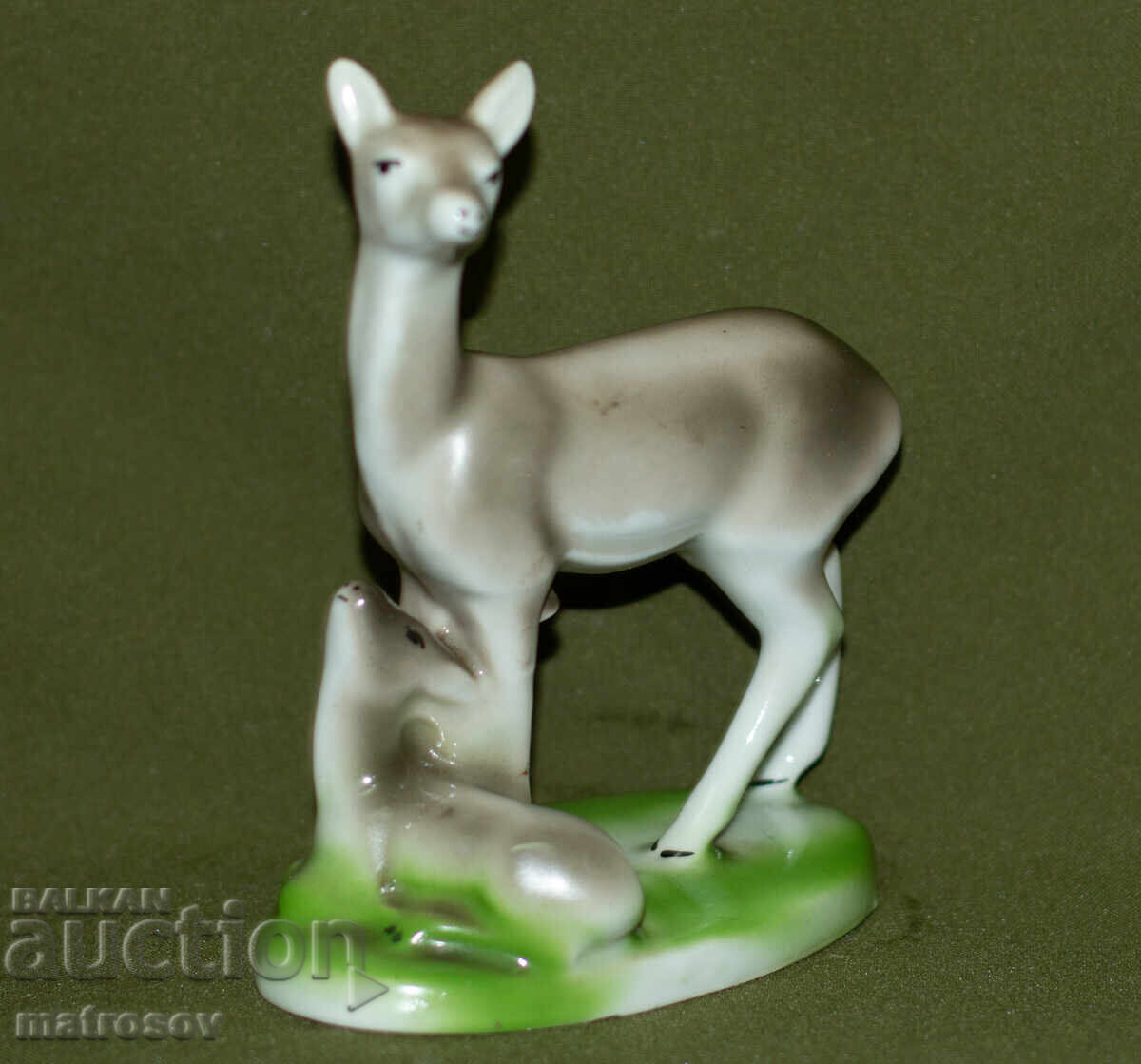 Аукцион Стара българска порцеланова статуетка сърна