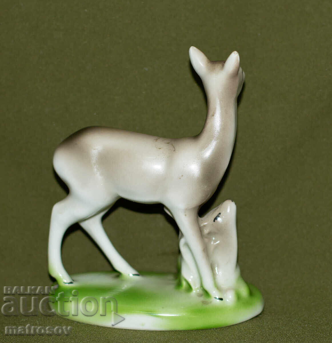 Доставка на Стара българска порцеланова статуетка сърна