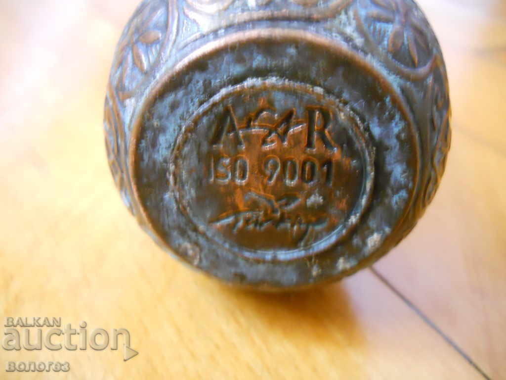 Παράδοση Παλιός χάλκινος μύλος πιπεριάς