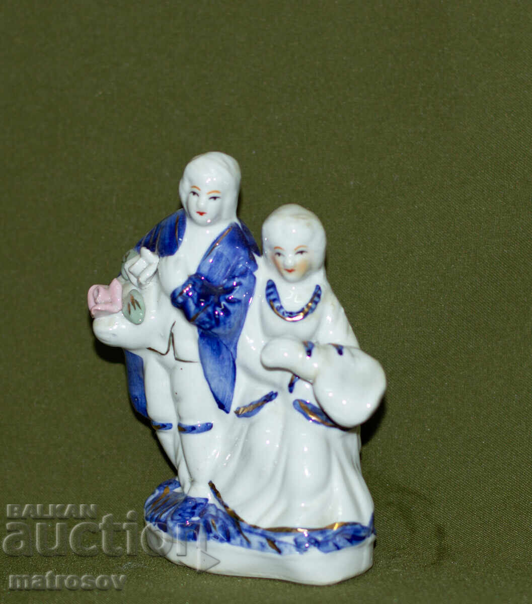 Стара порцеланова статуетка двойка с цена 80.00 лв. | € 40.90 Стара порцеланова статуетка двойка с цена 80.00 лв. | € 40.90