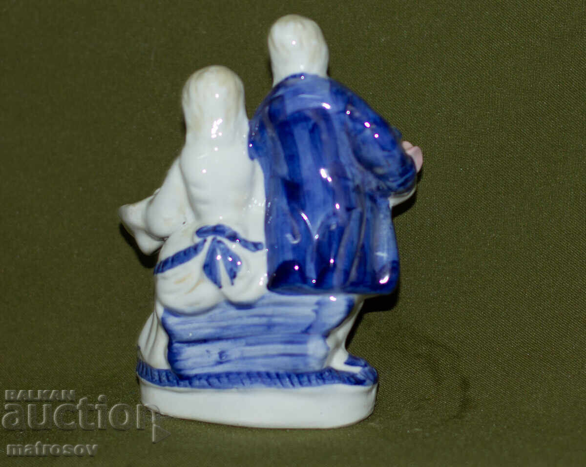 Доставка на Стара порцеланова статуетка двойка Доставка на Стара порцеланова статуетка двойка