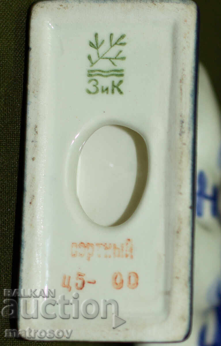 Стара руска порцеланова статуетка Конаково - 7