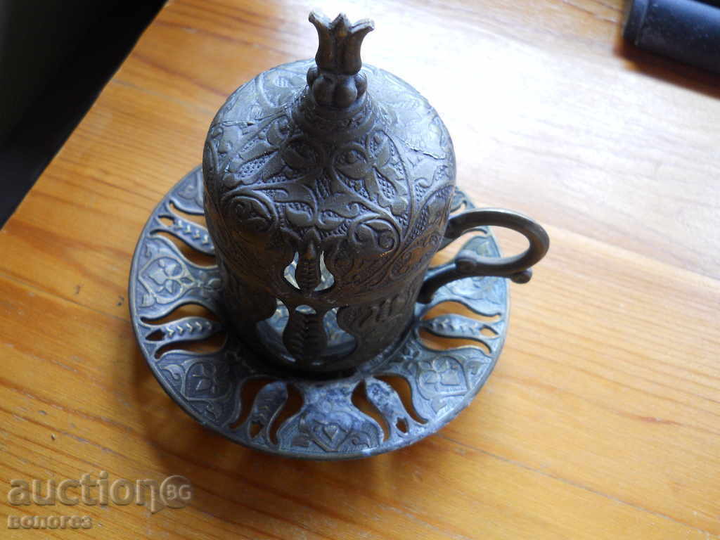 Coaster vechi de ceai din sticla - Turcia cu preț 15.00 BGN | € 7.67 Coaster vechi de ceai din sticla - Turcia cu preț 15.00 BGN | € 7.67