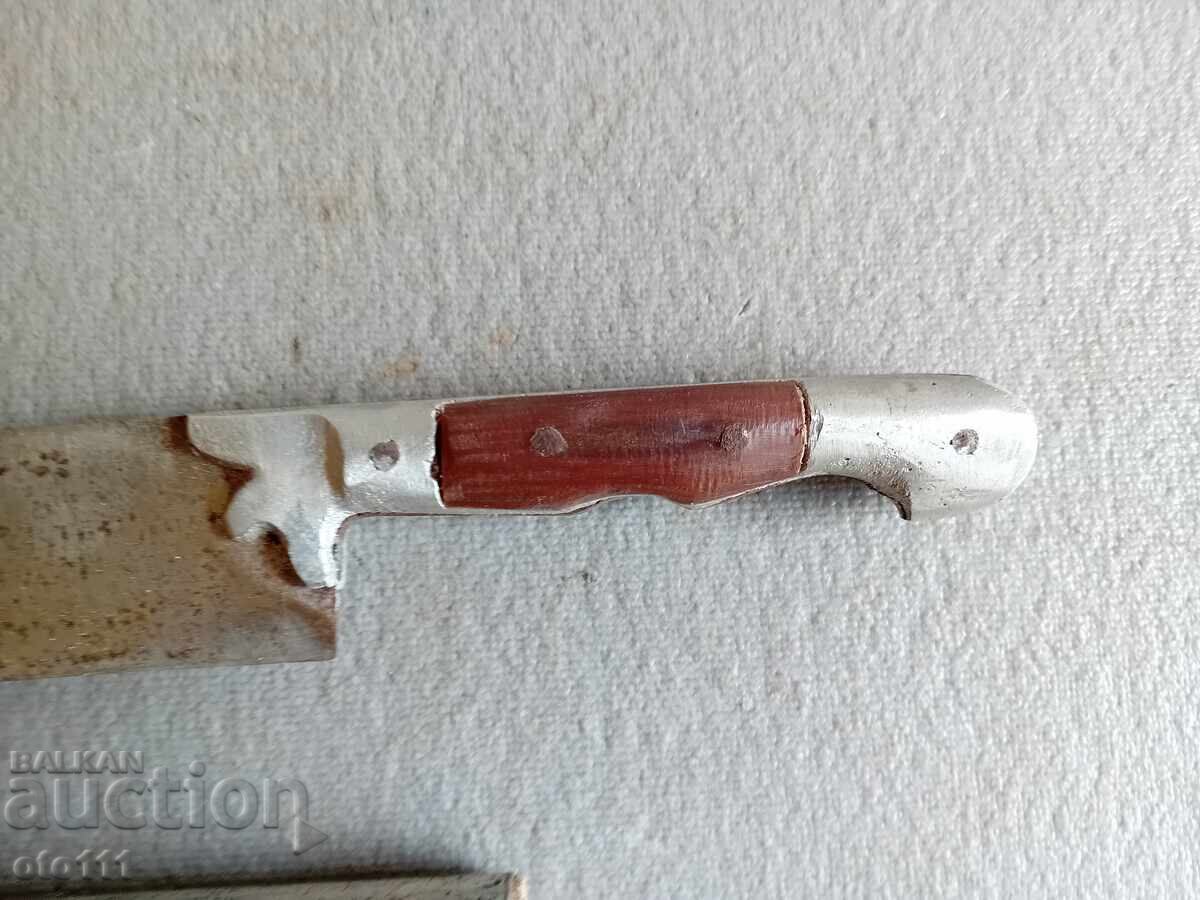 Licitație CUȚIT VECHI DE PĂSTOR BULGAR Licitație CUȚIT VECHI DE PĂSTOR BULGAR