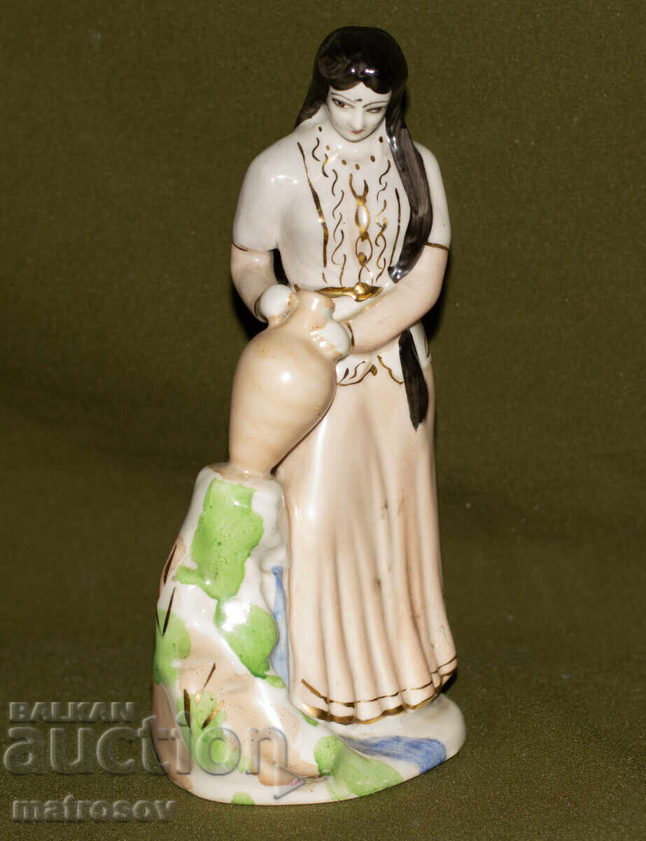 Παράδοση Διακοσμητική Ρωσική πορσελάνινη φιγούρα γυναίκα με στάμνα Παράδοση Διακοσμητική Ρωσική πορσελάνινη φιγούρα γυναίκα με στάμνα