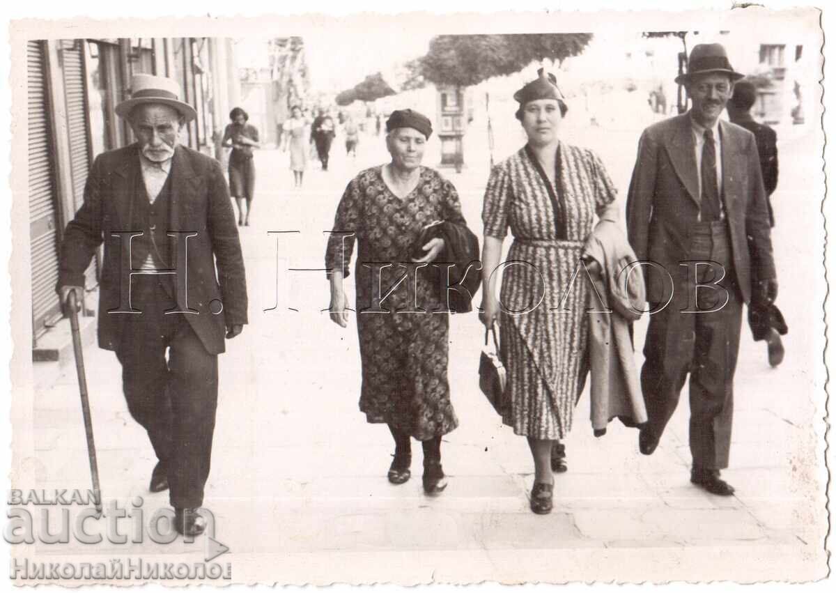 FOTOGRAFIE VECHE SOFIA? PLIMBARE PRIN ORAȘ E312