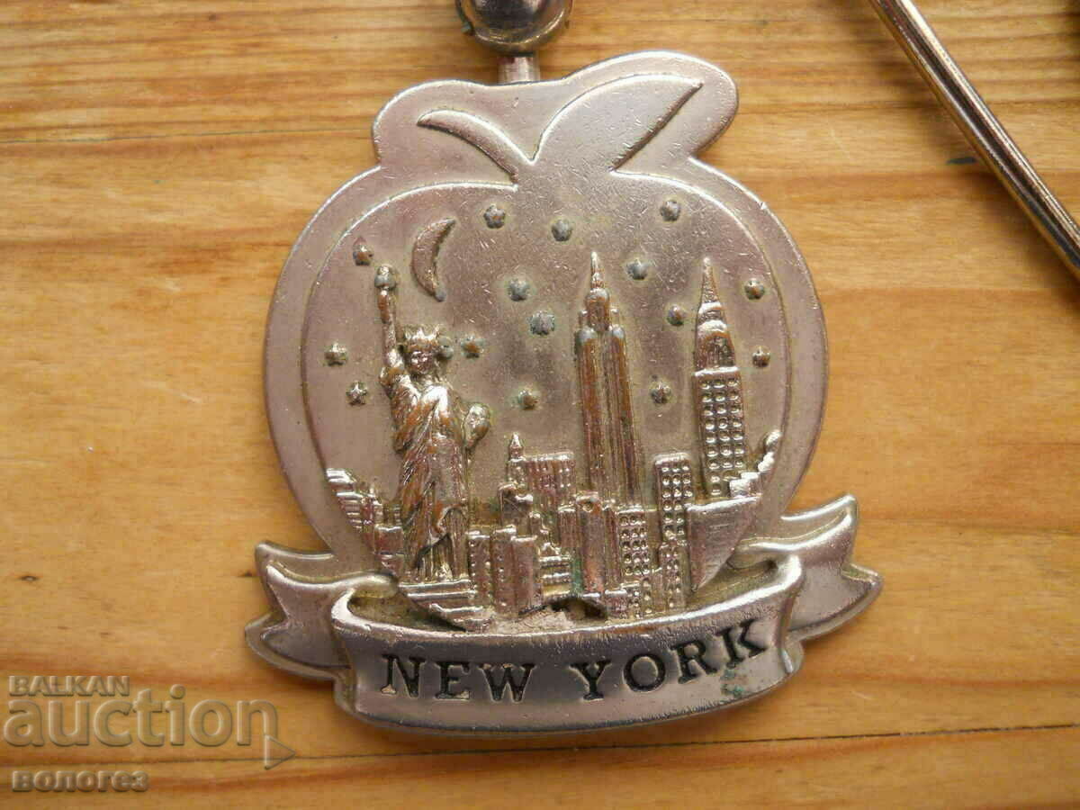 Ключодържател "Ню Йорк" с цена 5.00 лв. | € 2.56