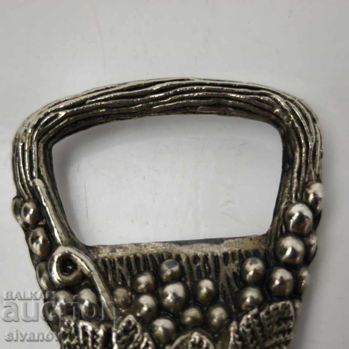 Delivery of Old metal bottle opener with grape motifs #6151