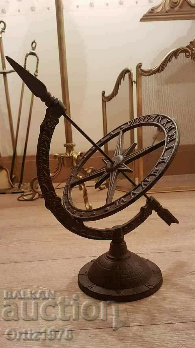 Παράδοση Μεγάλο ηλιακό ρολόι από χυτοσίδηρο, που λειτουργεί! 2,6 κιλά Παράδοση Μεγάλο ηλιακό ρολόι από χυτοσίδηρο, που λειτουργεί! 2,6 κιλά