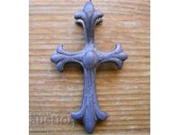 Cruce antică mare