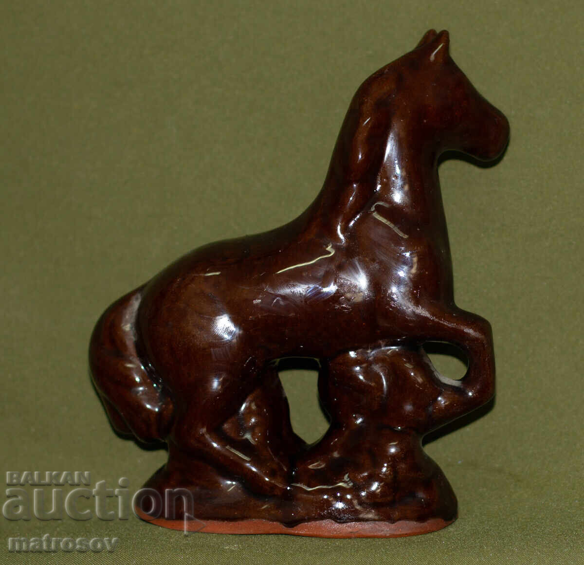 Аукцион Декоративна керамична скулптура на кон