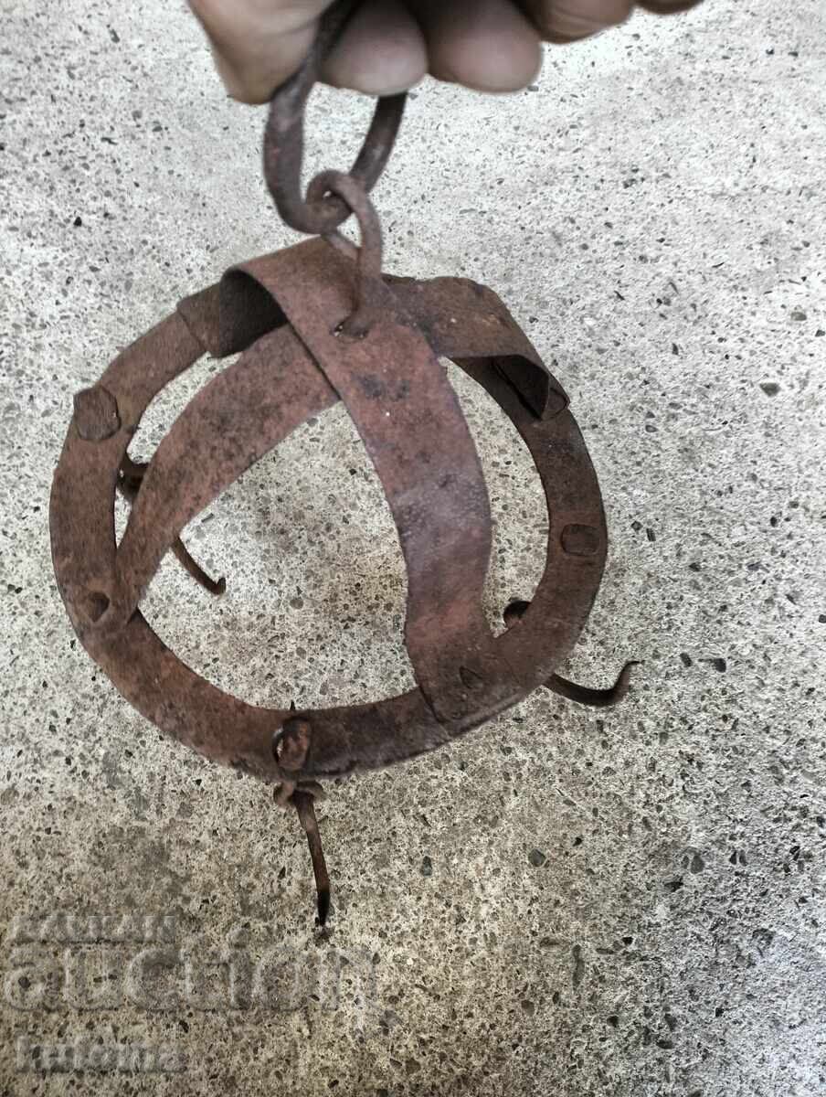 Licitație Dispozitiv vechi pentru scos găleți din fântână