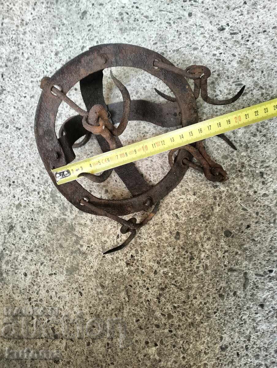 Dispozitiv vechi pentru scos găleți din fântână - 5