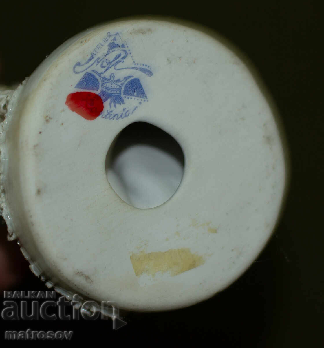 Romanian porcelain figurine of a woman - 5