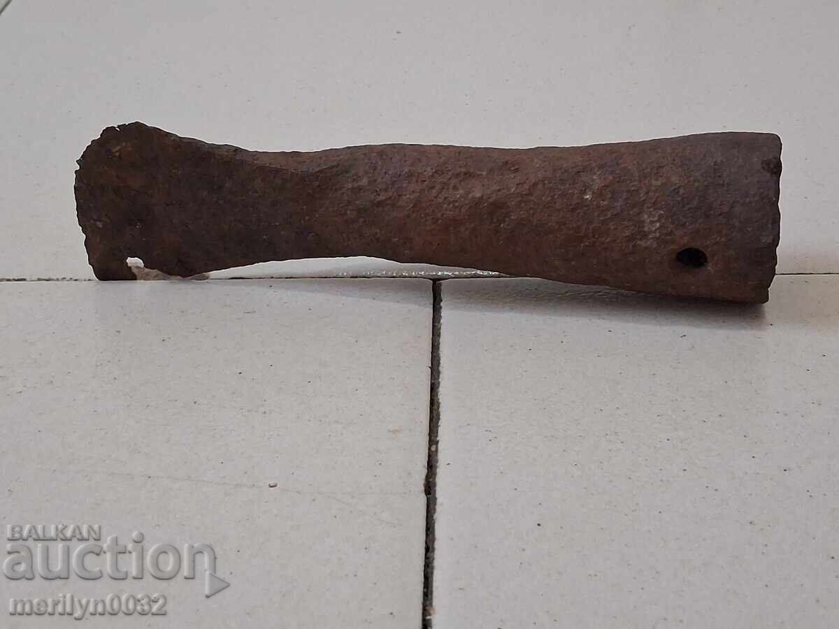 Стара угрибка, огрипка, угрипка, огрибка, ковано желязо с цена 24.00 лв. | € 12.27 Стара угрибка, огрипка, угрипка, огрибка, ковано желязо с цена 24.00 лв. | € 12.27