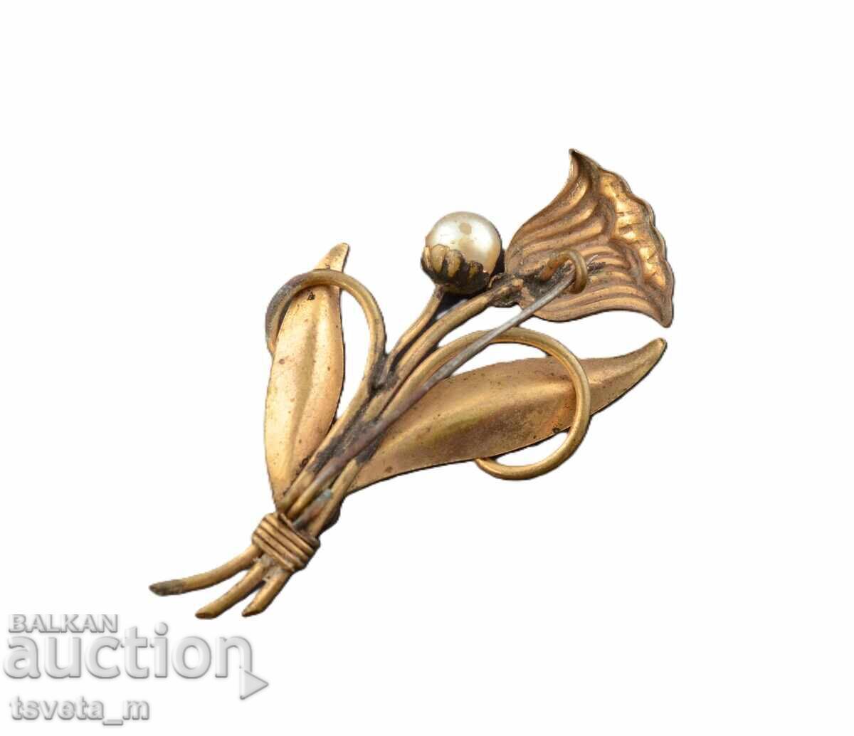 Antique brooch with price 6.00 BGN | € 3.07