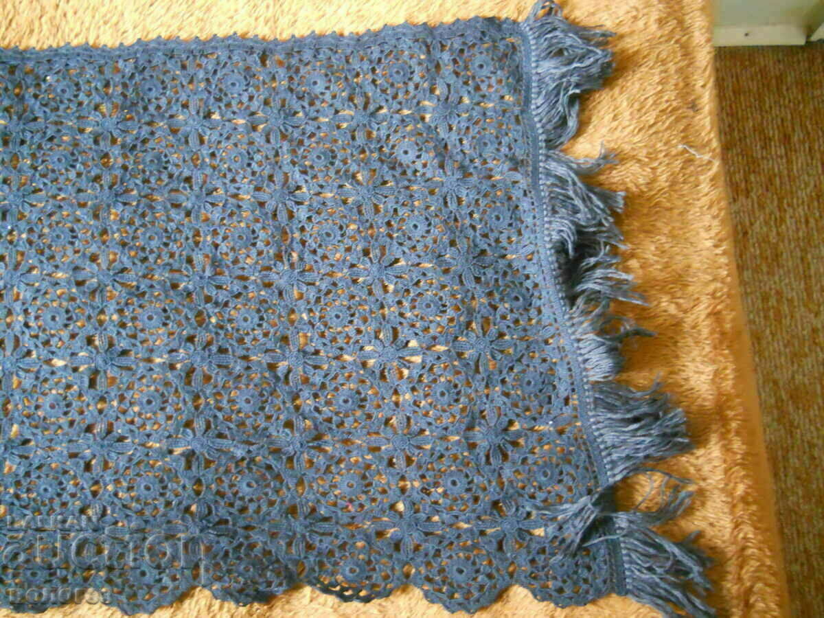 Eșarfă nordică tricotată manual cu preț 20.00 BGN | € 10.23 Eșarfă nordică tricotată manual cu preț 20.00 BGN | € 10.23