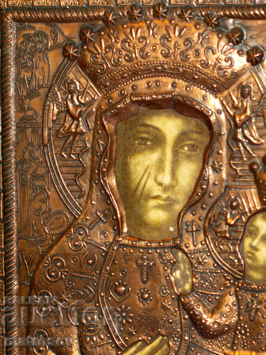 Licitație Veche icoană de cupru a Maicii Domnului cu Pruncul