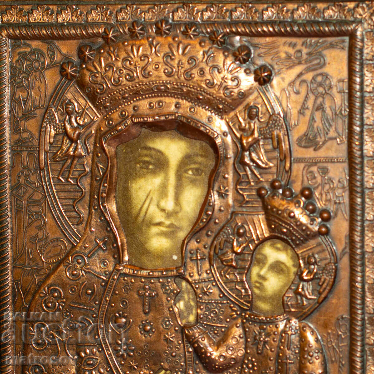 Livrarea Veche icoană de cupru a Maicii Domnului cu Pruncul