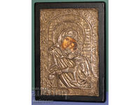 Veche icoană de argint a Maicii Domnului cu Pruncul