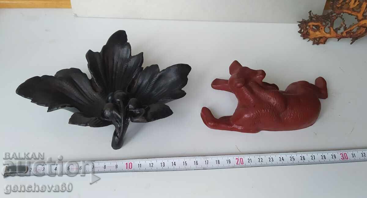 ΚΑΣΛΙ φιγούρα αρκούδα 1963 και σταχτοδοχείο 1989 χυτοσίδηρος με τιμή 200.00 BGN | € 102.26