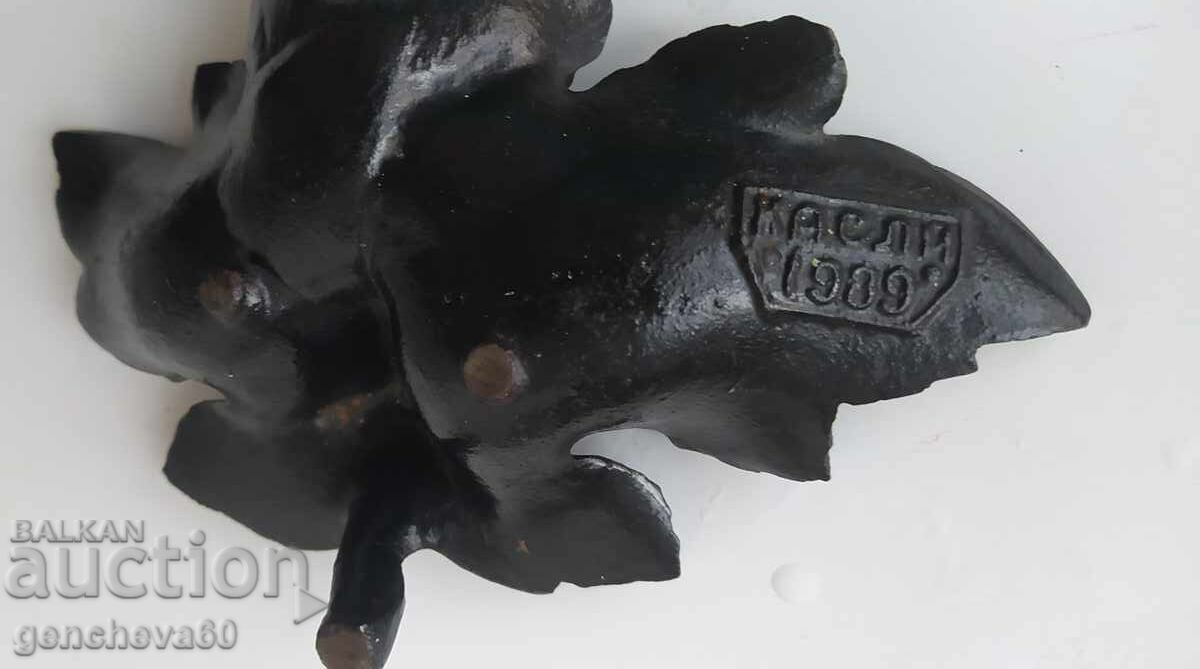 Παράδοση ΚΑΣΛΙ φιγούρα αρκούδα 1963 και σταχτοδοχείο 1989 χυτοσίδηρος