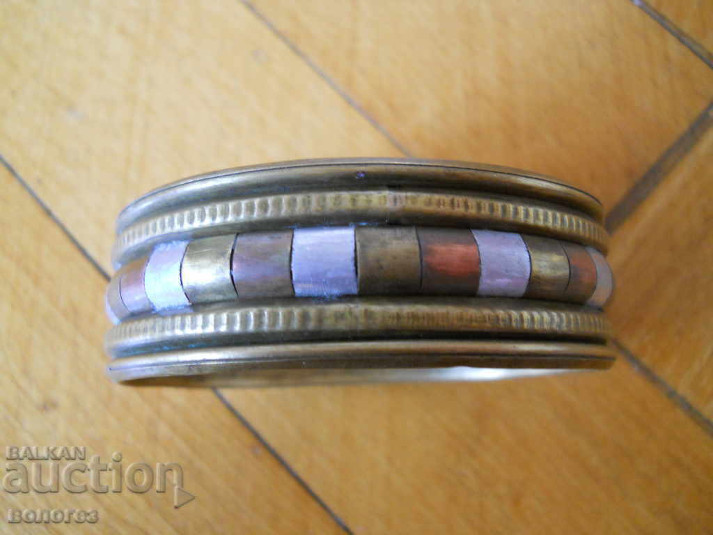 Стара бронзова гривна Стара бронзова гривна