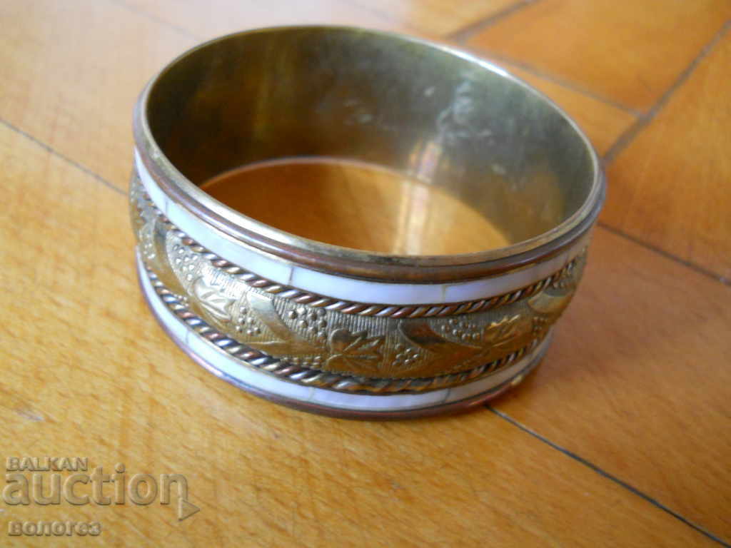 Old bracelet with mother-of-pearl ornaments Old bracelet with mother-of-pearl ornaments