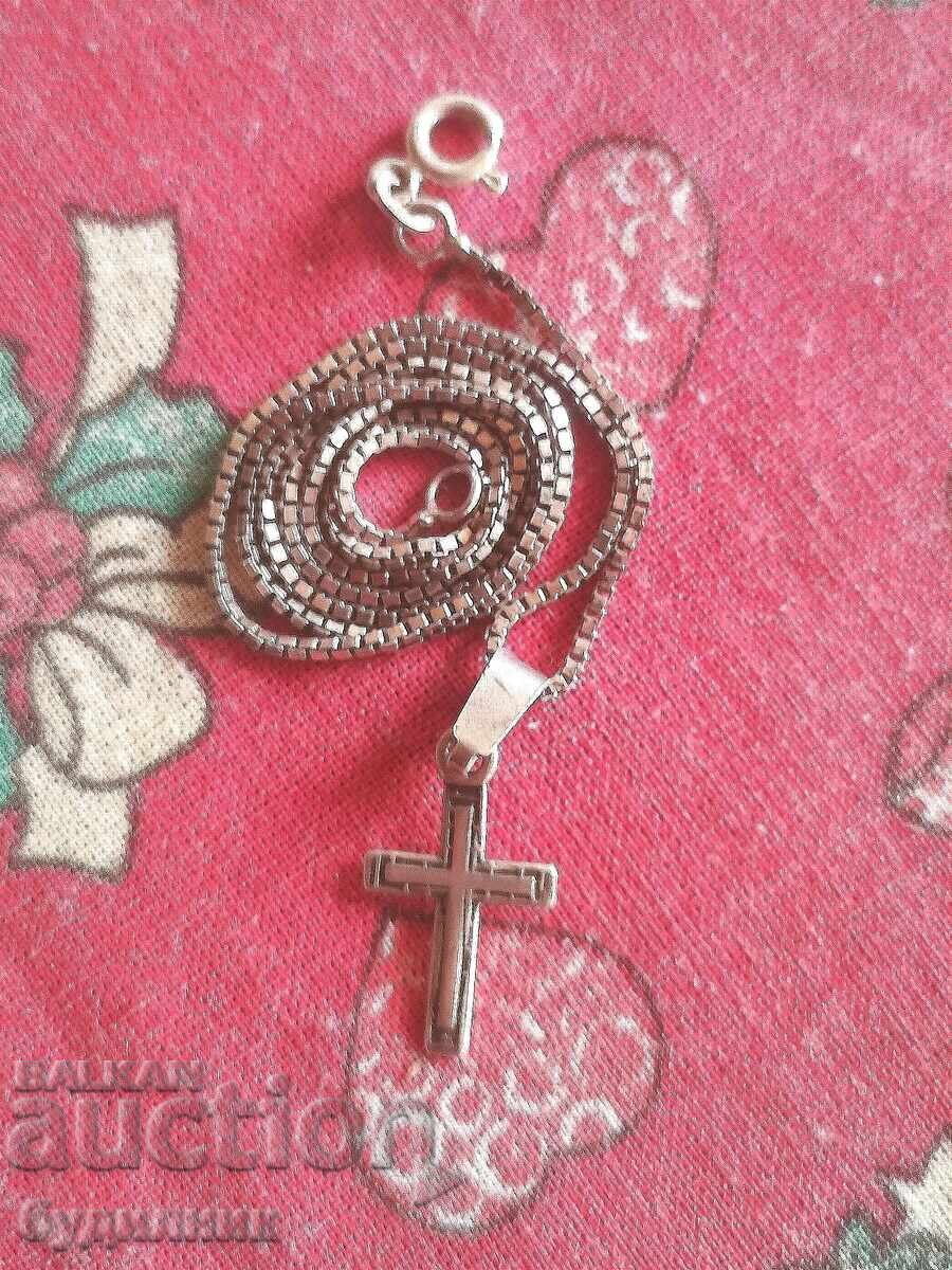 Сребърен синджир с висулка. 40см. Пускам над 100 Аукциона. Р Сребърен синджир с висулка. 40см. Пускам над 100 Аукциона. Р