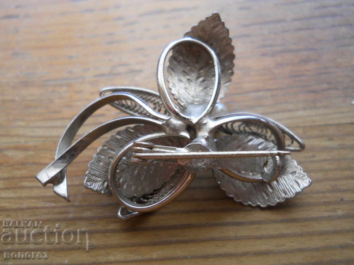 Antique filigree brooch with pearls with price 15.00 BGN | € 7.67