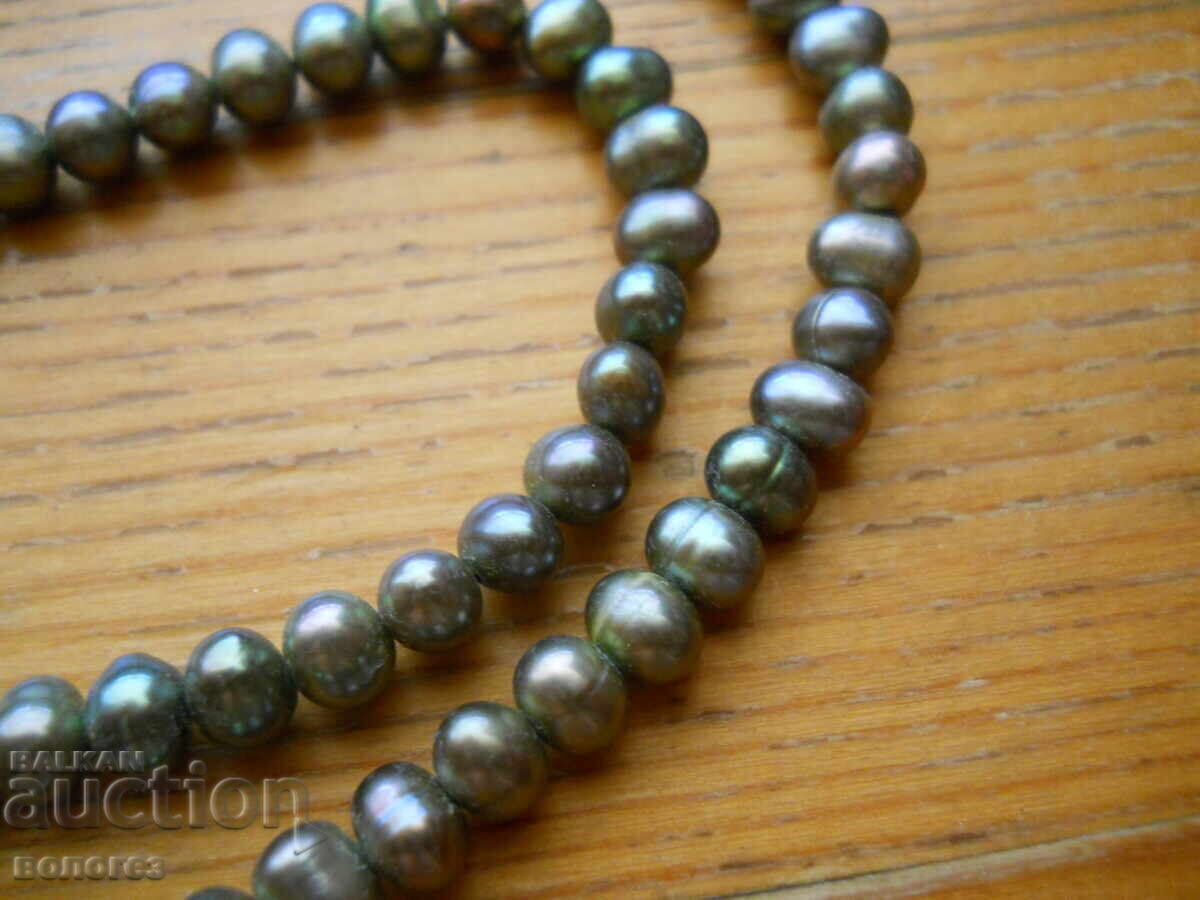 Colier din perle negre naturale cu preț 10.00 BGN | € 5.11 Colier din perle negre naturale cu preț 10.00 BGN | € 5.11